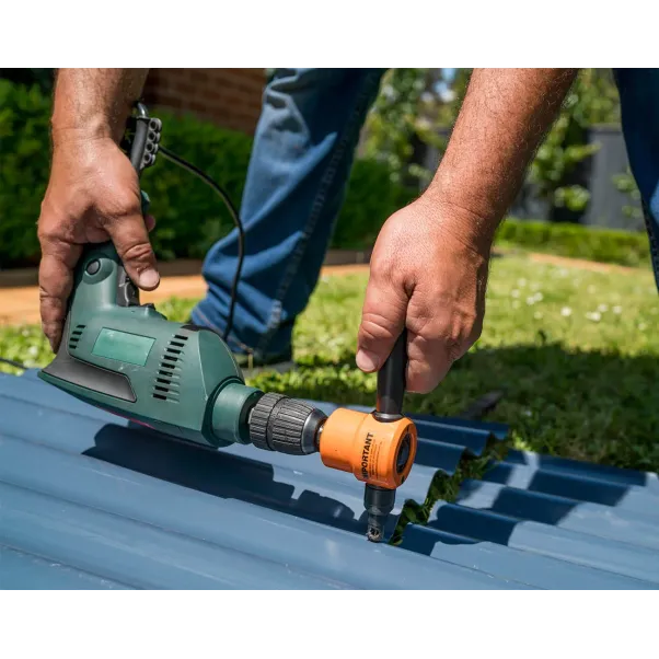 Professional Nibbler Cutting Corrugated Iron Freehand